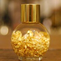 Echt potje met goud! De grootte van deze flesje met goud is 4 cm.